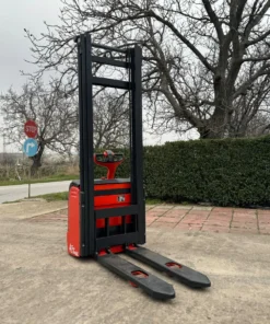 Стакер Linde L10