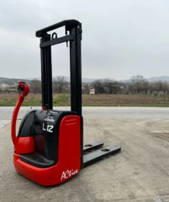 Стакер Linde L12